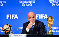 2030 월드컵 3개 대륙서 개최…“분열된 세계, 축구로 묶는다”