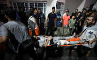 가자지구 병원 피폭으로 500명 숨져…이스라엘·팔레스타인 “네 탓” 공방