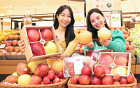 [포토] 햇사과·배 판매나선 신세계백화점