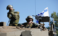이스라엘 “다음 단계 위해 공습 강화”...확전 갈림길서 외교해법 ‘안갯속’