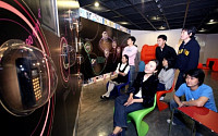 삼성전자, 미술 전시회서 '아트 마케팅' 펼쳐