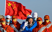 중국 우주비행사 세 명, 6개월 임무 마치고 귀환