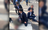 용산 대통령실 앞 흉기 난동…70대 남성 긴급 체포