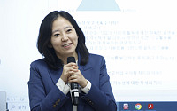 [포토] 토론하는 김보경 연세대 교수