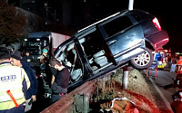 서울 금천구 서부간선도로서 다중 추돌 사고…9명 부상
