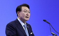 尹, APEC CEO 서밋 기조연설…교역·투자 등'연결성 회복' 강조