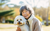 고령자, 개 키우면 치매 위험 40% 감소… 고양이는 ‘글쎄’