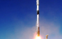 한국 첫 군사정찰위성 발사 성공…“궤도 안착 후 지상과 교신”