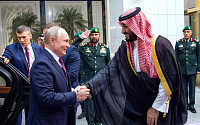 푸틴, UAEㆍ사우디 순방…국제유가ㆍ중동정세 논의