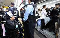 장애인단체, 오늘 4호선서 지하철 시위 &quot;출근길 지연 예상&quot;