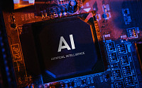 “AI 붐에…글로벌 반도체 매출 올해 6000억 달러로 역대급 예상”