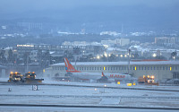 제주공항 143편 결항·156편 지연…7500명 발 묶여