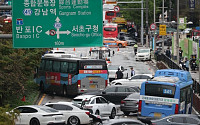 [단독] '강남역 침수' 맨홀 사망 남매... 법원 "서초구, 16억 배상하라"