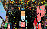 HD현대 ‘디벨론’, 뉴욕 타임스퀘어서 새해 첫 시작 열다