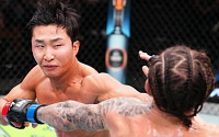 ‘코리안 타이거’ 이정영, UFC 데뷔전 만장일치 판정승…8연승 질주
