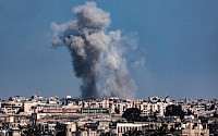 [상보] 이스라엘 라파 공격에 최소 50명 사망...바이든도 우려 전달