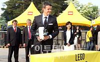 [포토]덴마크 왕세자, 숭례문 모형 레고와 기념촬영