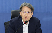 정필모 민주당 선관위원장 전격 사퇴, ‘비공식 여론조사’로 논란