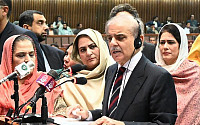 샤리프 전 파키스탄 총리, 새 정부 총리 선출…야권 반발
