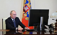 푸틴, 투표 모습 공개…“첫 온라인 대선 투표로 부정 식별 더 어려워져”