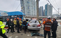 부산 시내버스, 3중 추돌 사고 10명 중경상…기사 &quot;브레이크 안 먹혔다&quot;