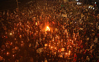 이스라엘 ‘인질 석방·총리 퇴진 요구’ 시위에 수만 명 결집