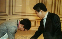 김제동, 故 노무현 전 대통령 3주기 추모 &quot;잘 지내시죠?&quot;
