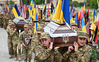 나토, 우크라이나에 훈련교관 파견 검토…미국 “불가피한 결정”