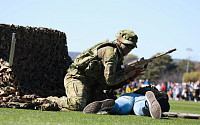 호주, 인력난에 군대 모집 비상...“외국인 영주권자도 환영”