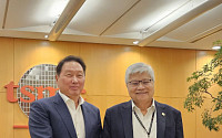 최태원 SK그룹 회장, 대만 TSMC 만났다 “AI 반도체 협업 강화”