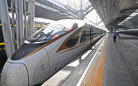베이징-홍콩 고속철 개통…&quot;홍콩의 중국화 가속화 전망&quot;