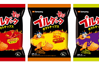 ‘불닭 입은 감자칩’, 삼양 日서 ‘불닭 포테이토칩’ 3종 선봬