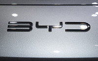 BYD, 하이브리드 모델로 중국 EV 시장에서 승부수...주가 6% 이상 상승