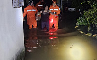 전남에 쏟아진 폭우…집·주차장 잠기고 주민 대피 '현장 모습' [포토]
