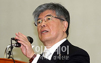 [포토]창립 62주년 기념사하는 김중수 한국은행 총재