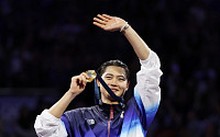 [종합]펜싱 사브르 오상욱, 한국에 첫 금메달…사격·수영서도 깜짝 메달[파리올림픽]