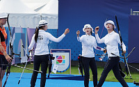 한국 여자 양궁, 단체전서 네덜란드 꺾고 결승 진출…10연패 코앞 [파리올림픽]