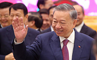 럼 주석, 서열 1위 서기장으로 선출…‘베트남의 시진핑’ 될까
