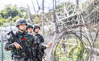 북한군·주민 귀순유도 육군·해병대 병사, 29박 30일 휴가…표창 수여도