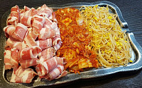 '생방송 투데이' 오늘방송맛집- 막 퍼주는 집, 얼만데요? 우삼겹 볶음 맛집 '오○○○'