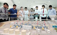 UAE 청년대사 20명 두산중공업 방문