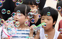 [포토]비눗방울 놀이 재밌어요!