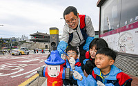 현대모비스, 임직원 가족과 ‘지상식 소화전’ 환경정비 봉사활동