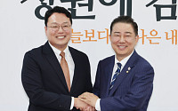 천하람 "절제·중용·경청 리더십 발휘해달라"…김병기 "깊이 유념"