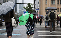 "우산 챙기세요"⋯장마 전선 다시 북상 [내일 날씨]