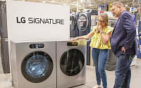 "초프리미엄 세탁가전으로 공략"⋯LG전자, 美  유통사에 'LG 시그니처' 공급