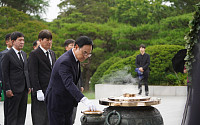 현대로템, 6·25 전쟁 75주년 맞아 현충원 참배