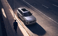 볼보코리아, 7인승 플래그십 SUV ‘신형 XC90’ 출시 “8820만원부터”