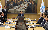 “기준금리 인하, 의심하지 말라”던 한은, 속도 조절 나서나