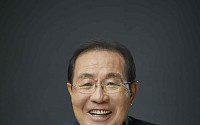 법원, ‘부친’ 윤동한 한국콜마 회장 손 들어줬다⋯“사익에 그룹 전체 상처”